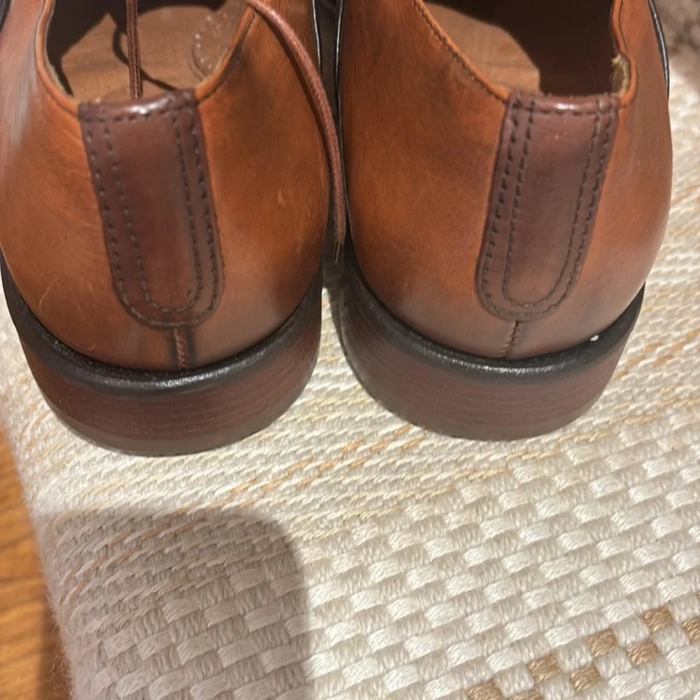 Johnson & Murphy Dual‎ Color Leather Oxfords